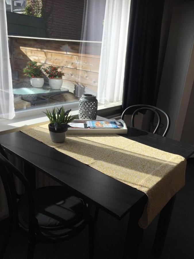Studio Met Woonslaapkamer,Keuken En Badkamer Dreefje 5 เวชต์คาเปลเล ภายนอก รูปภาพ